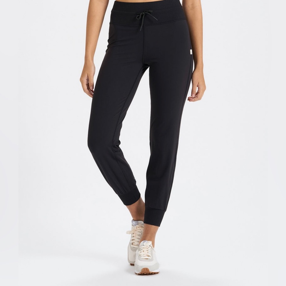 Vuori Daily Jogger